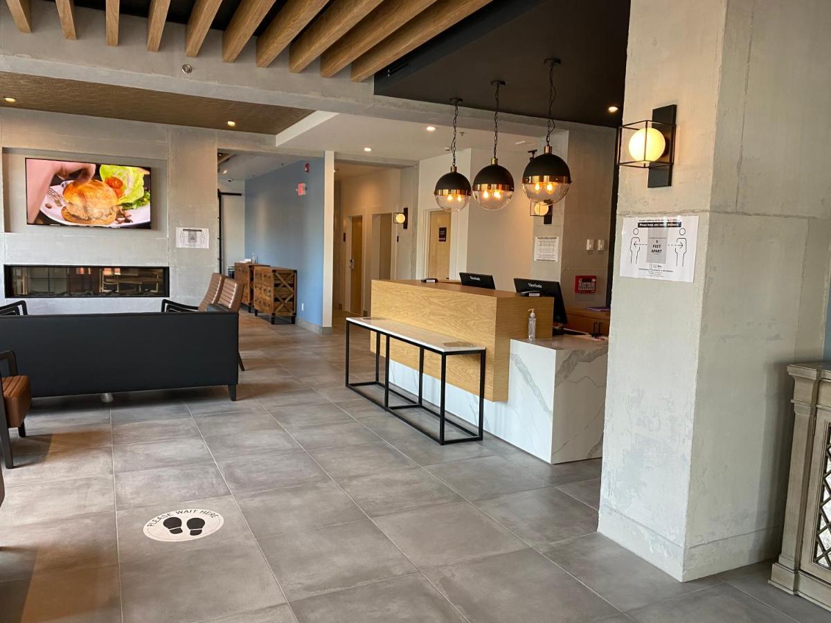 Lake Placid Inn: Main Street المظهر الخارجي الصورة