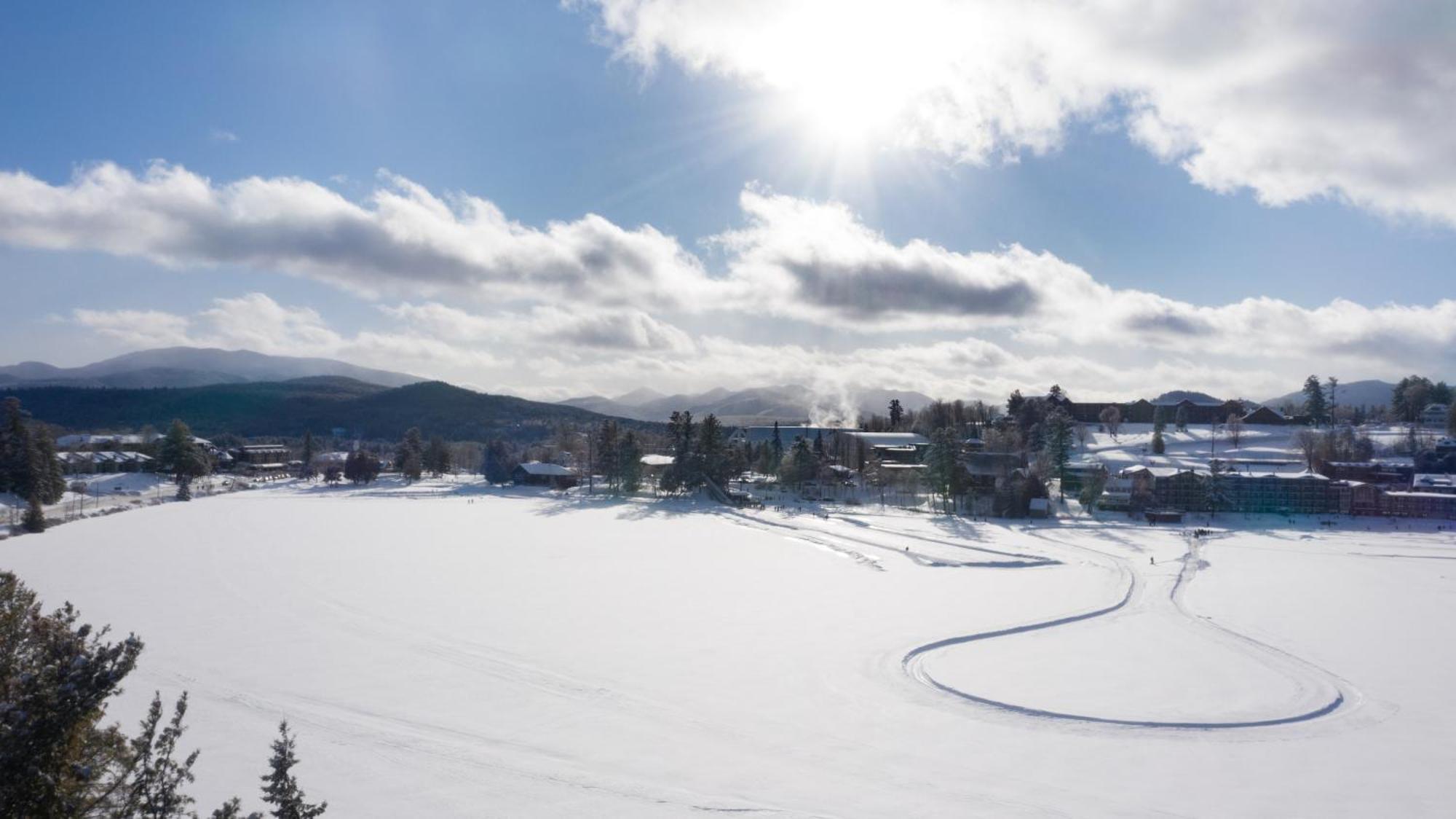 Lake Placid Inn: Main Street المظهر الخارجي الصورة