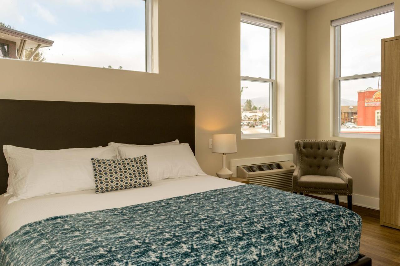 Lake Placid Inn: Main Street المظهر الخارجي الصورة